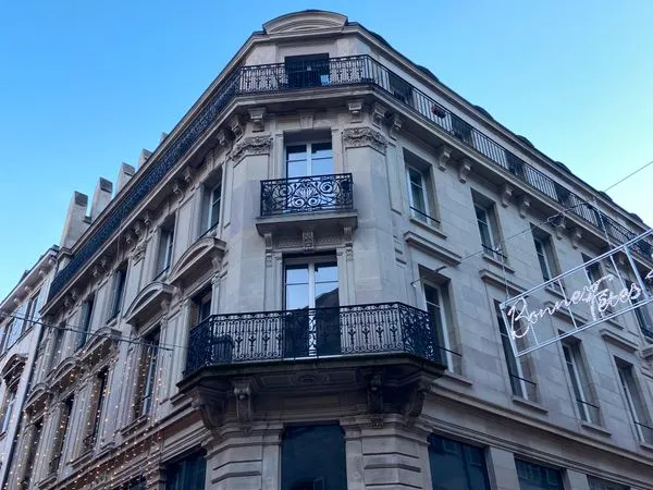 Local professionnel / commercial d'exception de 193 m² — Strasbourg Hyper-centre (Vue Cathédrale)