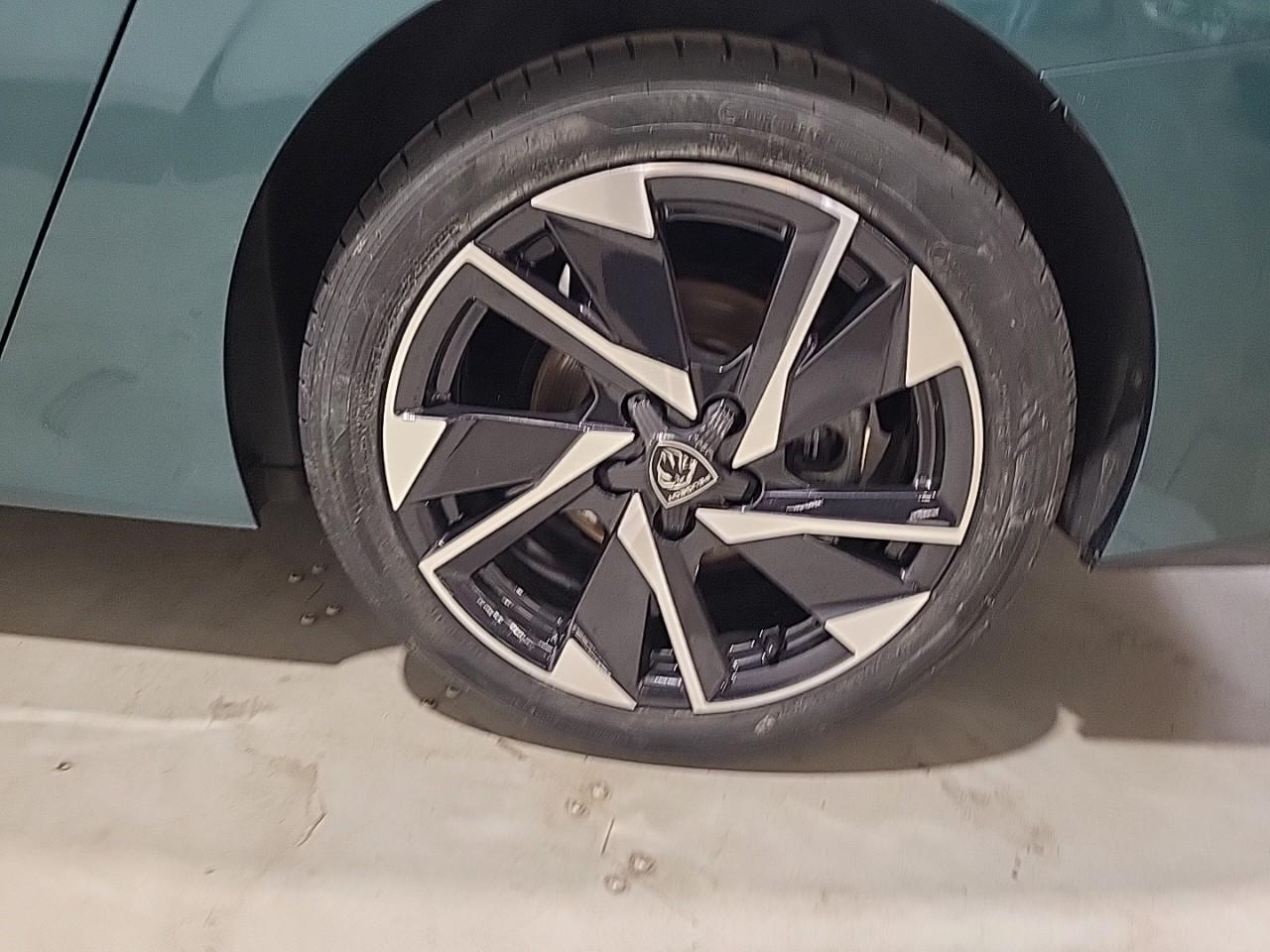 Peugeot 308 sw bluehdi 130ch s&s eat8 allure pack — photo 16