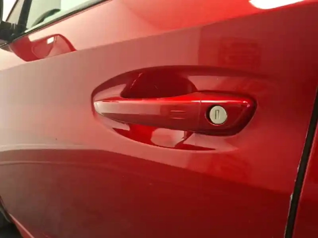Peugeot 208 puretech 100 s&amp;s bvm6 — photo 11