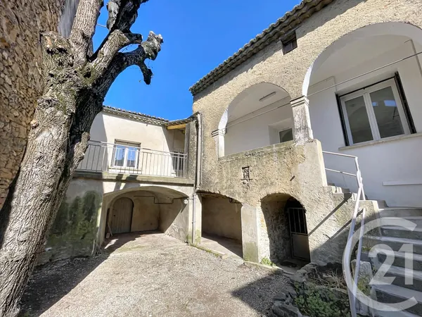 Maison 4 pièces 250 m²