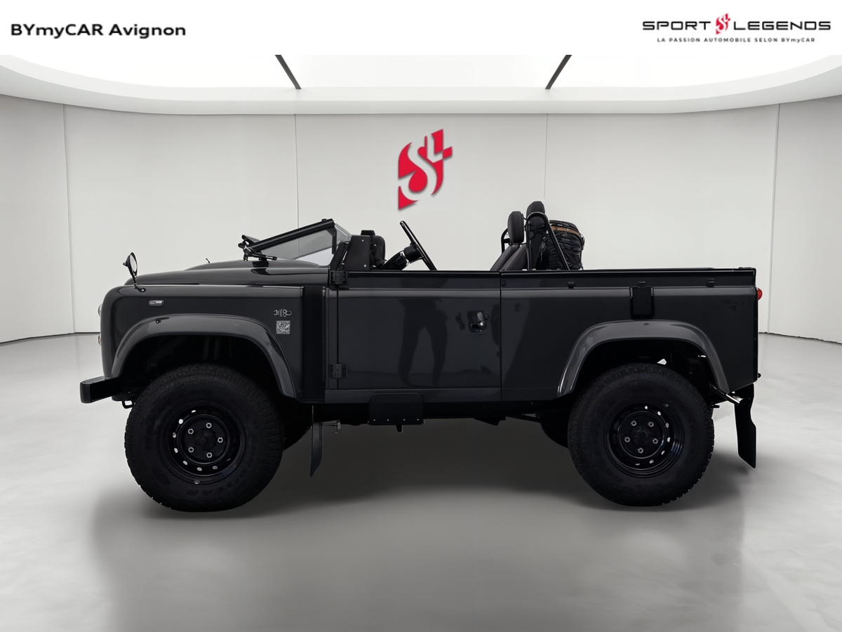 Land Rover HEDONIC - LAND [OF] RECREATION - V8 SOFT TOP CUSTOM — photo 2