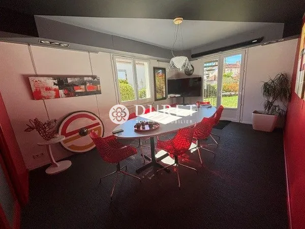 Local professionnel 200 m²