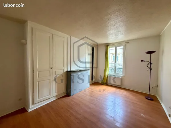 Studio 1 pièce 25 m²