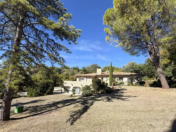 Maison Montpezat De Quercy 5 pièce(s) 267.47 m2