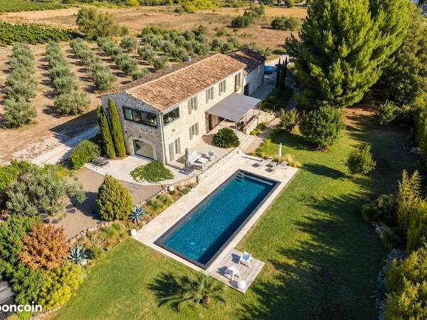Mas 8 pièces 309 m²