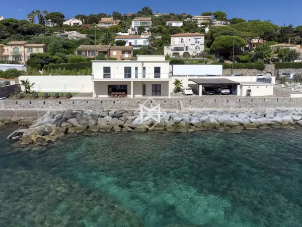 Maison 7 pièces 230 m²