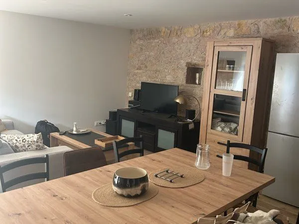 Duplex meublé 70 m² - Terrasse couverte - Parking - Électricité + Internet inclus