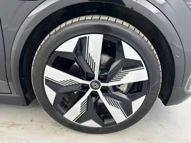 Renault Megane e-tech ev60 220 ch super charge — photo 30