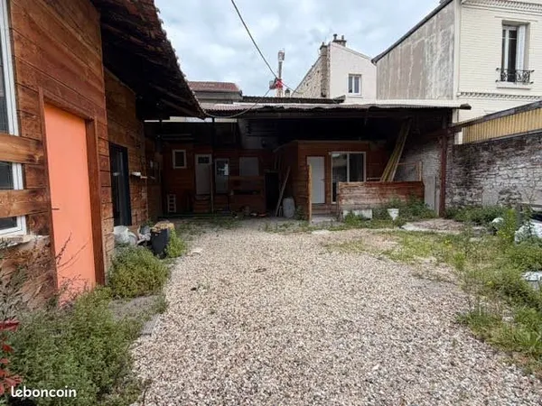 Local industriel 120 m²