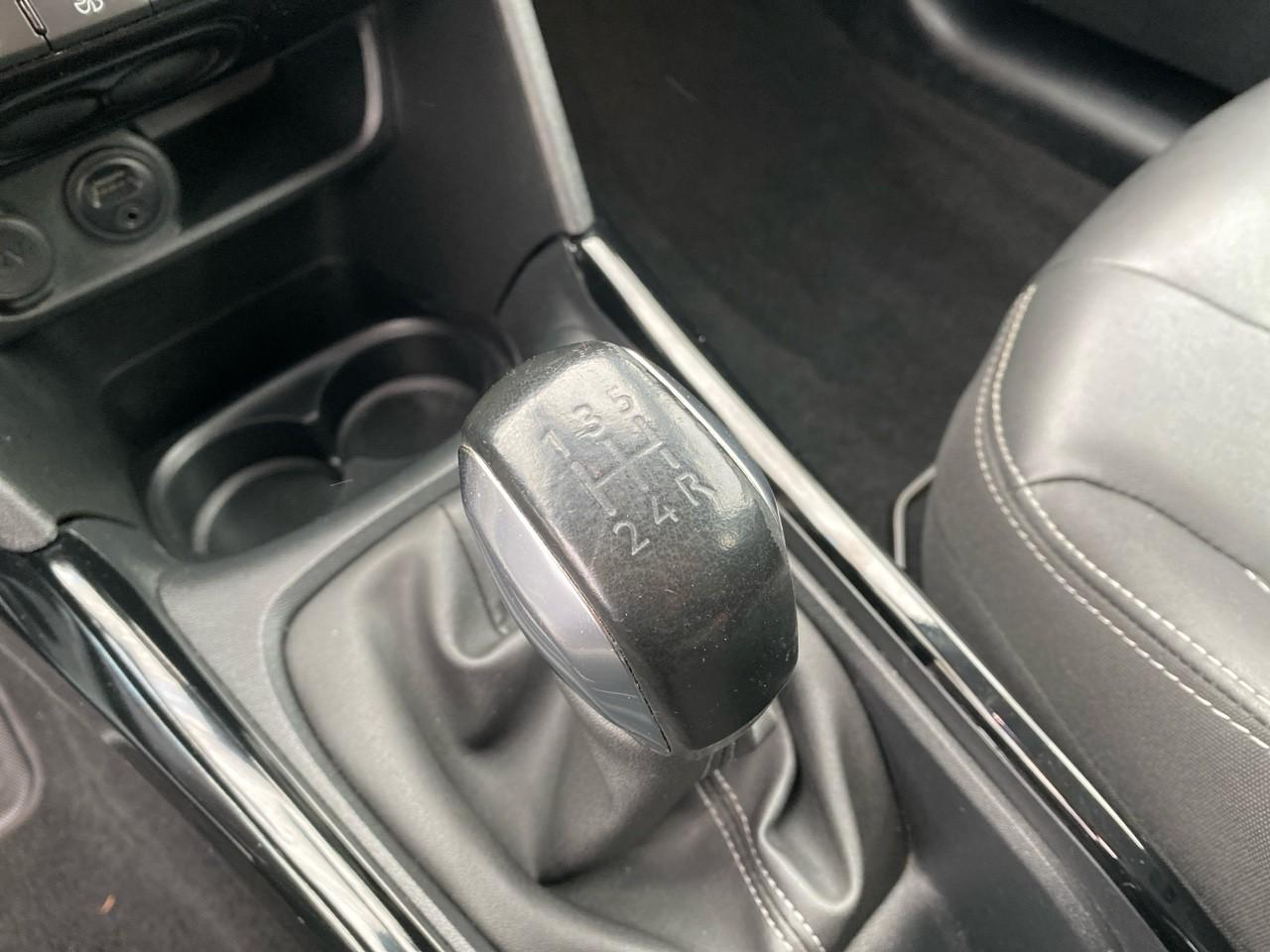 Peugeot 2008 1.2 puretech 110ch allure s&s — photo 19