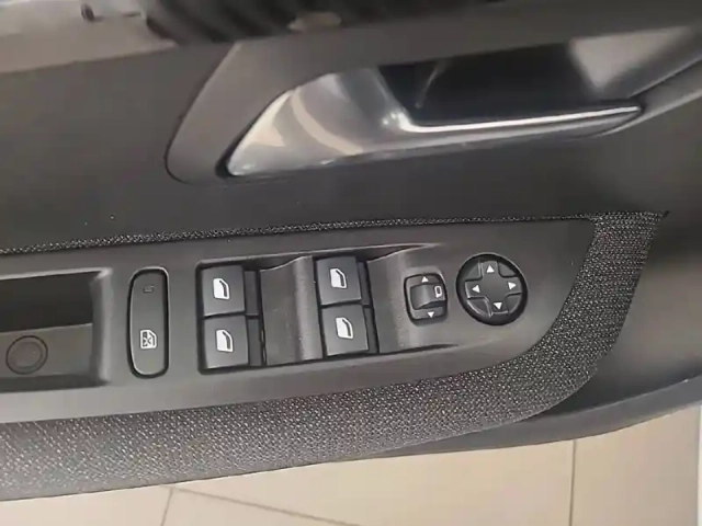 Peugeot 208 hybrid 110 ch e-dcs6 — photo 50