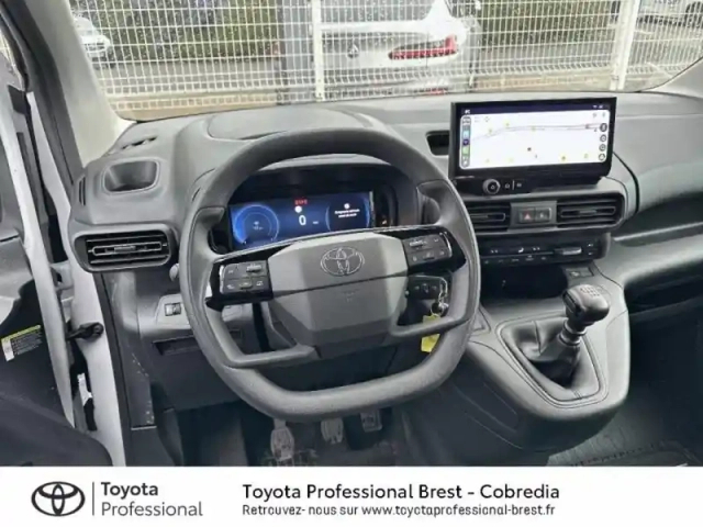 Toyota Proace city medium 100 d-4d start mc24 — photo 9