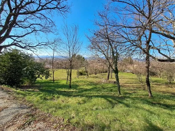 Terrain constructible à Saint-Jean-De-Maruéjols-et-Avejan - Bouwgrond in Saint-Jean-De-Maruéjols-et-