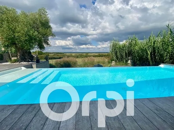Maison 5 pièces 220 m²