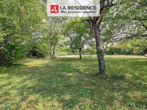 Terrain constructible 866 m²