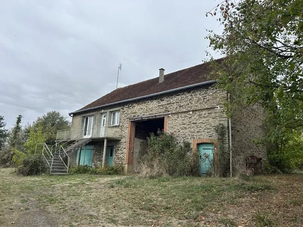 A VENDRE - Maison 3 pièces avec jardin et dépendances à Cuzi