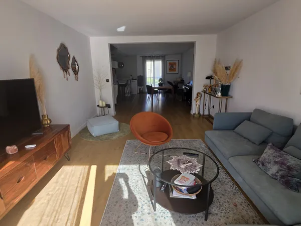 Très beau duplex de type 5 avec jardin, garage, et parking p