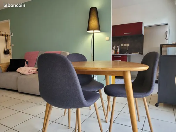 Joli appartement 70 M2, grande terrasse, garage