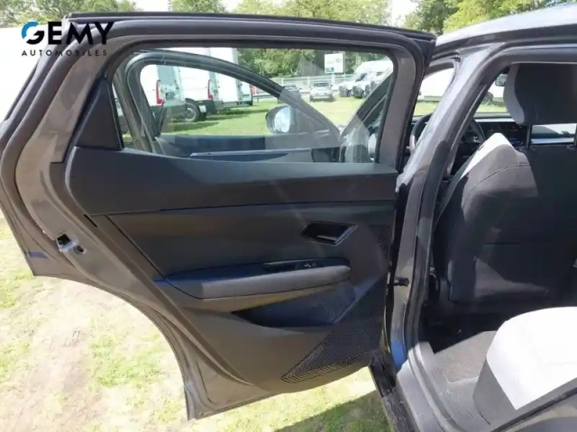 Renault Megane e-tech ev60 220 ch super charge — photo 16