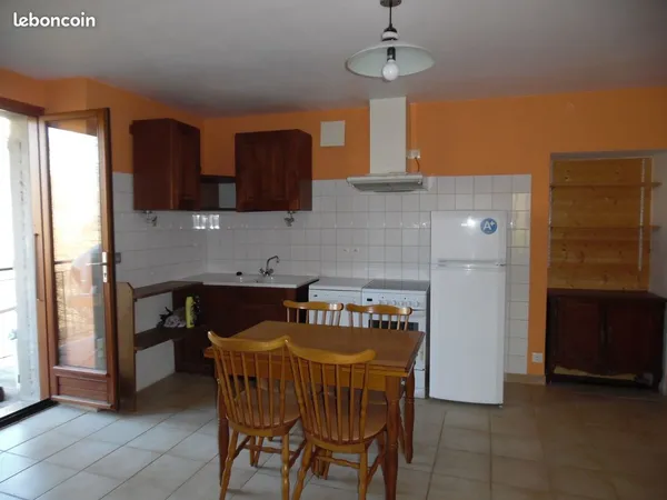 Appartement meublé dans maison