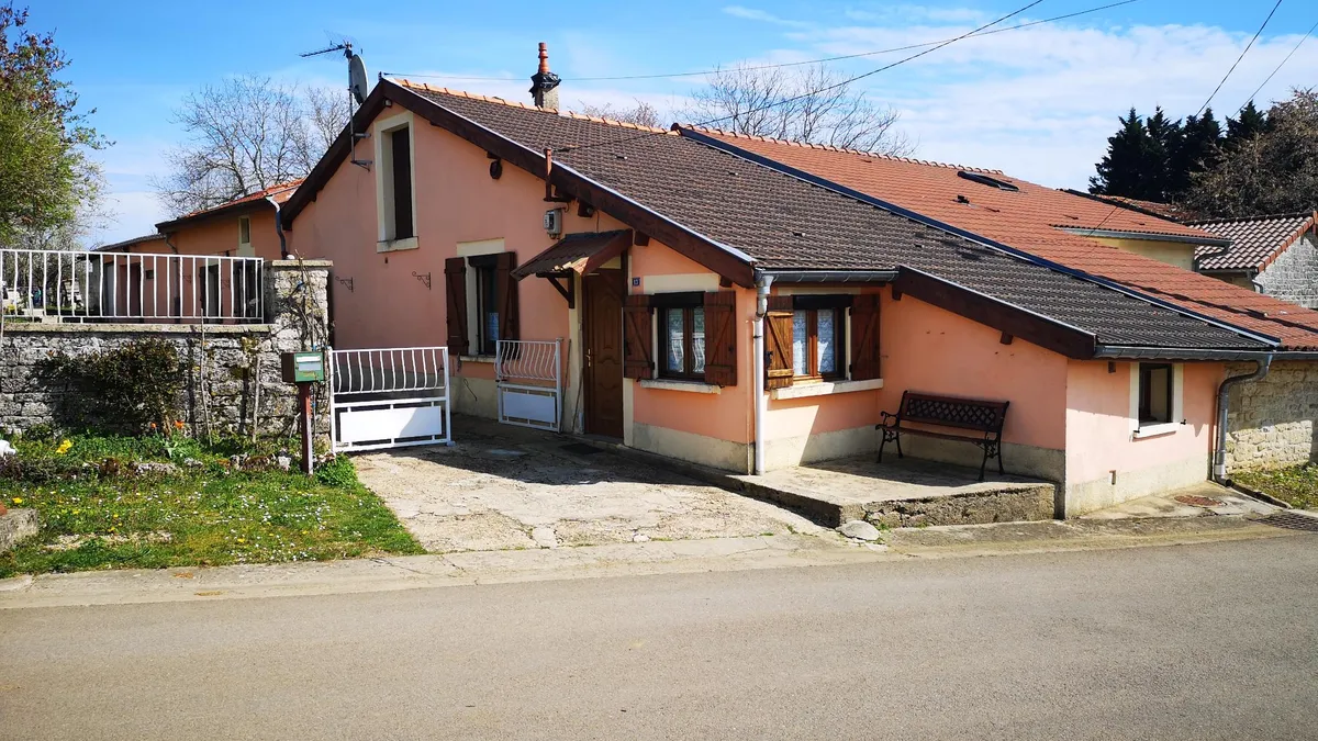 Photo 1