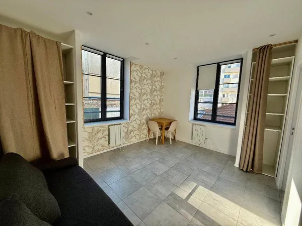 Studio 1 pièce 28 m²