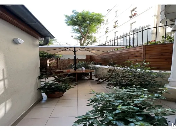 Studio + terrasse à vendre