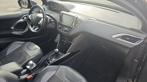Peugeot 2008 1.2 PureTech 82 EAT6 - Active – 2017 – 151891 km – Essence – Boîte Automatique — photo 28