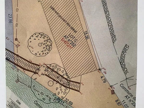 Terrain de 672m2