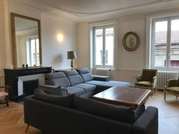 Appartement 6 pièces 210 m²