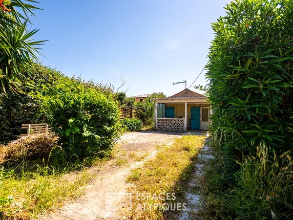 Maisonnette à réhabiliter avec jardin proche des plages saint-marinoises