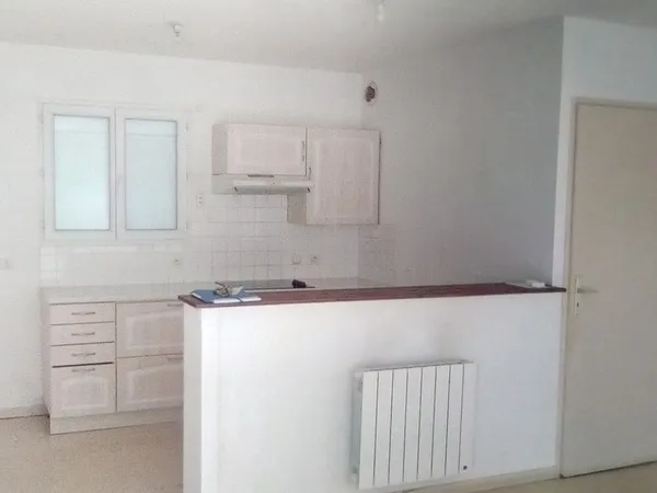 A LOUER, Appartement à Montpont en Bresse