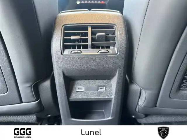 Peugeot 408 phev 225 e-eat8 — photo 23