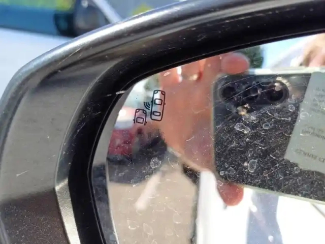 Citroën C5 Aircross hybride rechargeable 225 e-eat8 — photo 21
