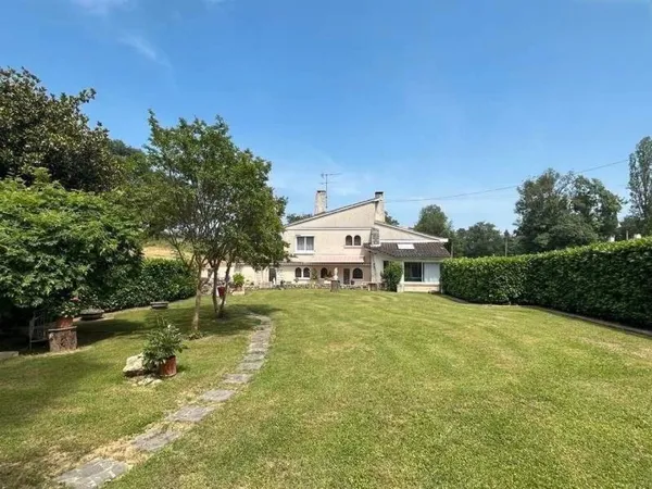 MAISON DE CAMPAGNE AVEC TERRAIN