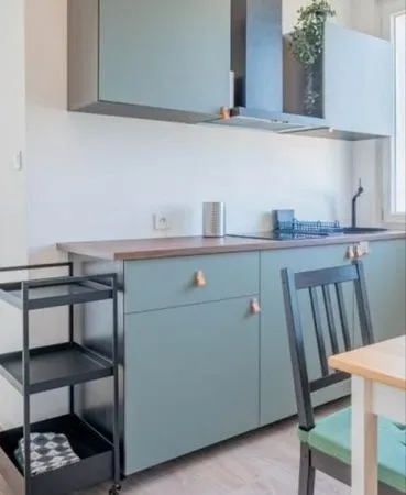 Grand chambre pour une femme toute seule ou avec un enfant