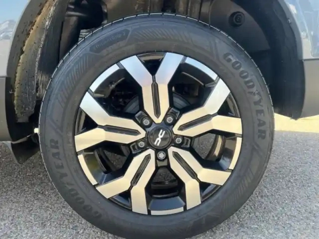 Dacia Duster 1.5 blue dci 115ch  journey 4x2 — photo 11