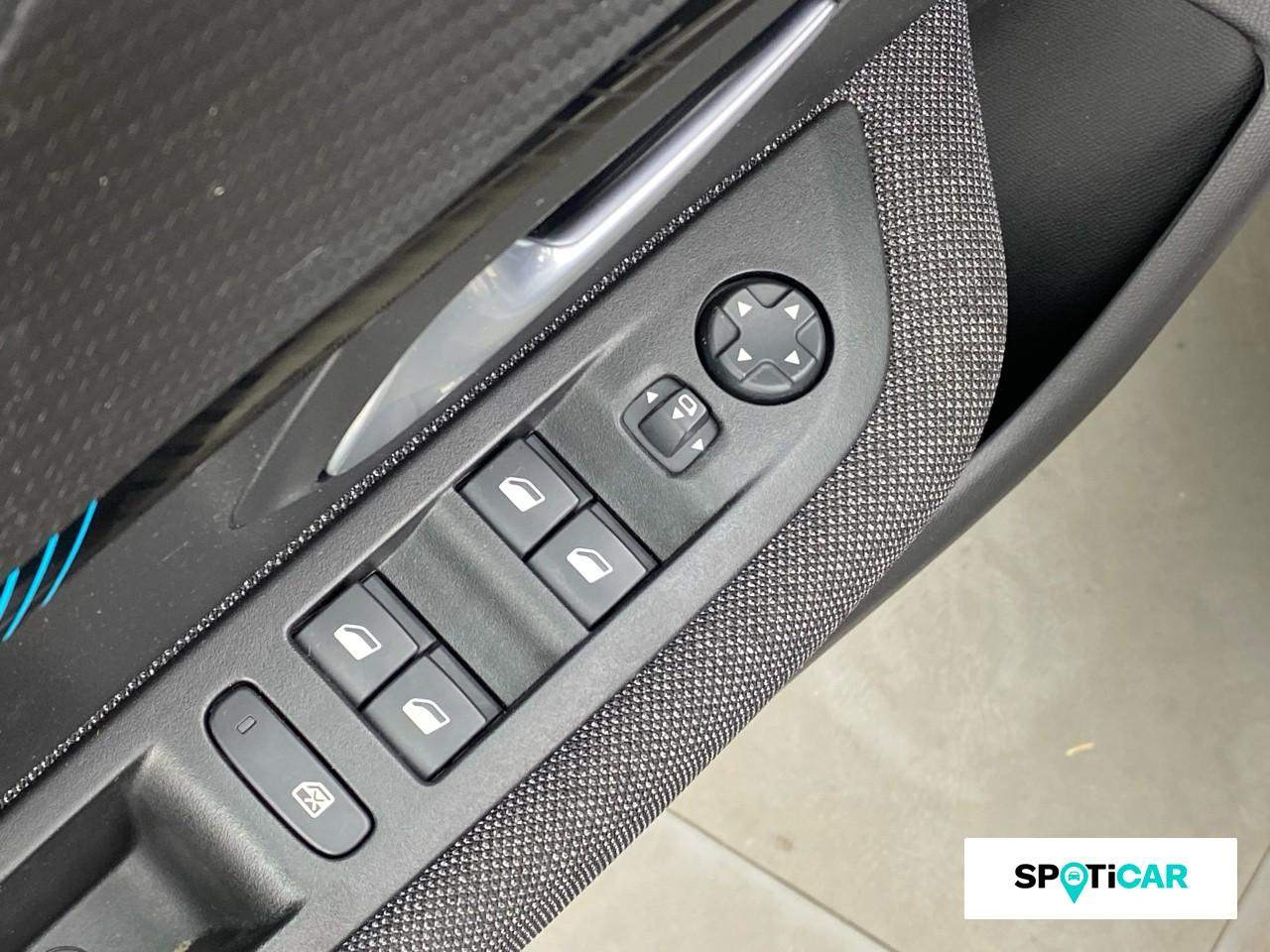 Peugeot 208 1.2 puretech 100ch s&s style 118g — photo 19