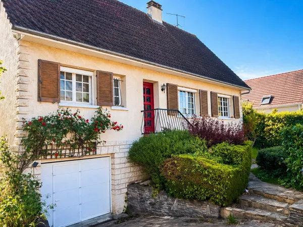 superbe maison individuelle sans vis-à-vis , sous sol total
