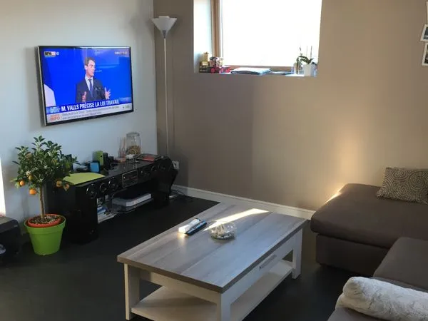 Part loue duplex avec terrasse