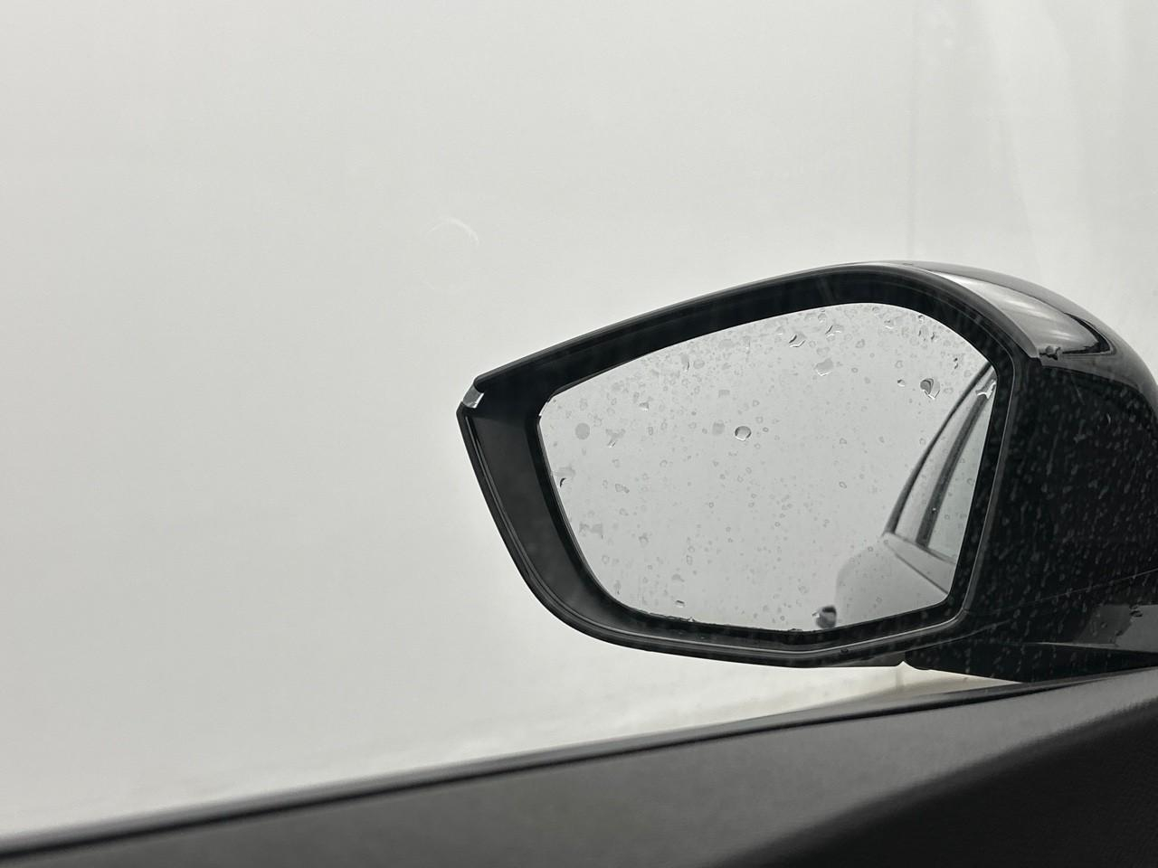 Peugeot 308 hybrid 145 e-dcs6 allure — photo 15