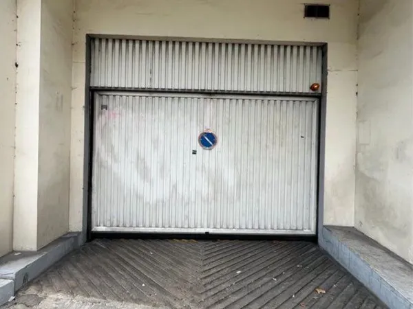 Place de parking en sous-sol sécurisée - Montreuil / Porte de Montreuil - 16 000