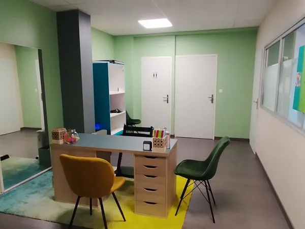 Local professionnel / Cabinet de 20 m² à louer