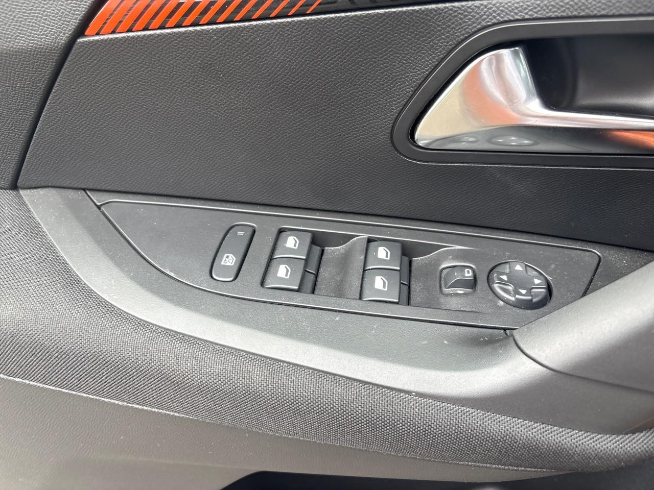 Peugeot 2008 1.2 puretech 130ch s&s active — photo 15