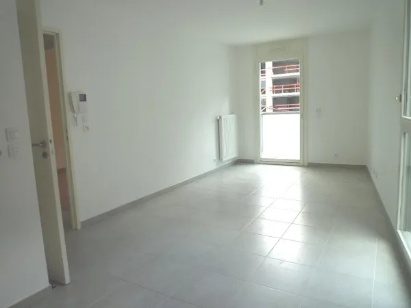 T2 20 RUE DE CHARREL GRENOBLE