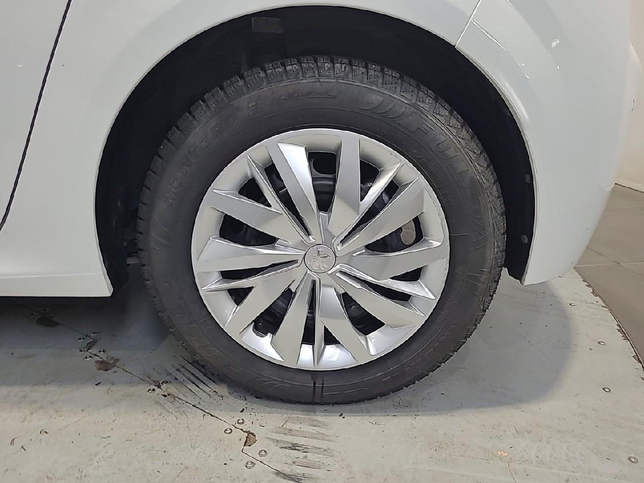 Peugeot 208 bluehdi 100 s&s bvm6 premium — photo 16