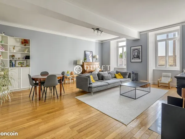 Maison 7 pièces 193 m²
