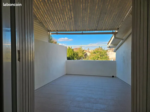 Maison avec jardin et terrasse privative, proche du centre-ville