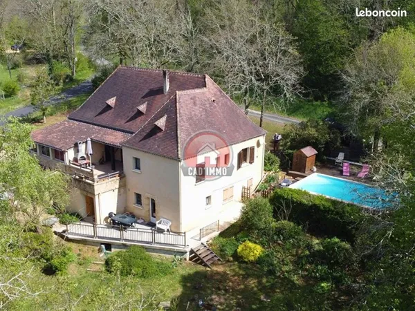 Maison 10 pièces 230 m²