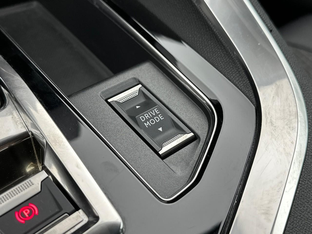 Peugeot 3008 puretech 130ch s&s eat8 allure pack — photo 32